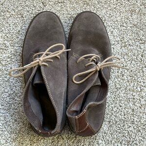 Brown suede Johnston & Murphy men’s chukka boots.  Size 9M. Good condition.